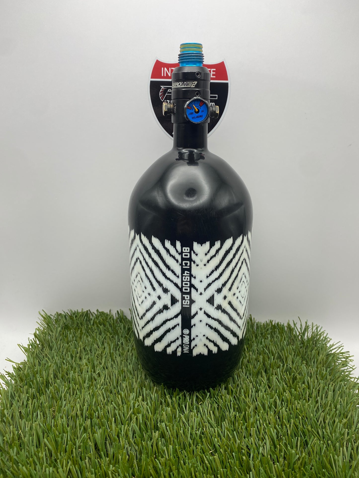 Black White Infamous 80