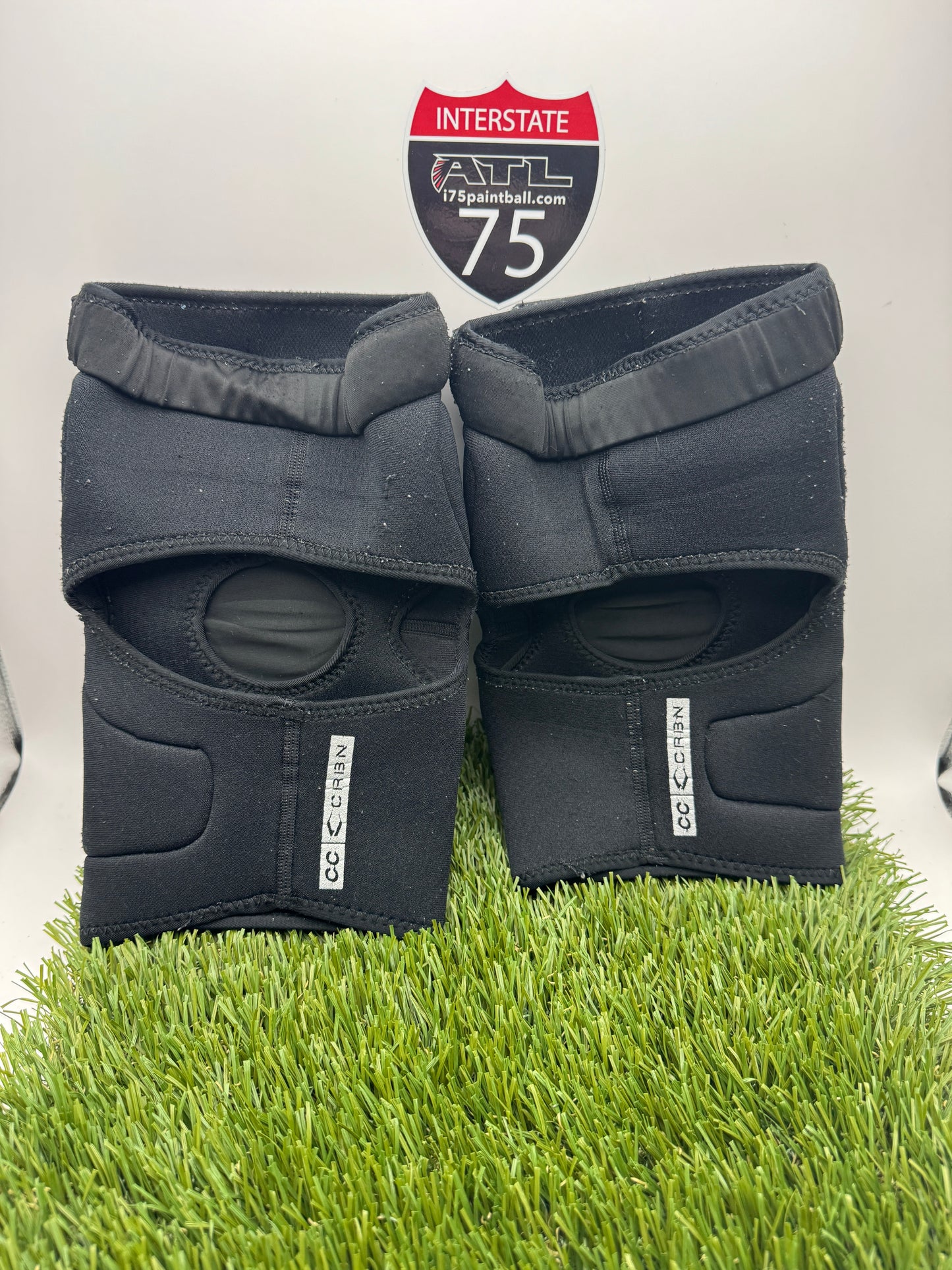 M Carbon CC Kneepads