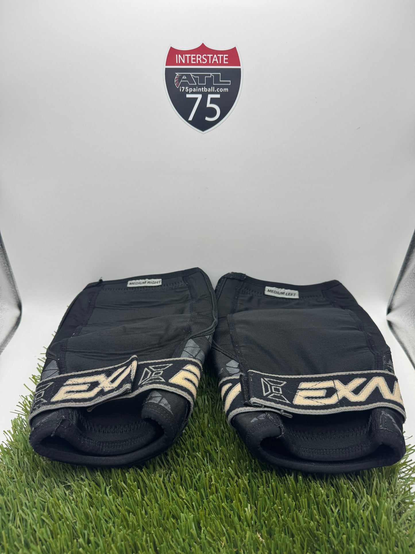 M Exalt Kneepads