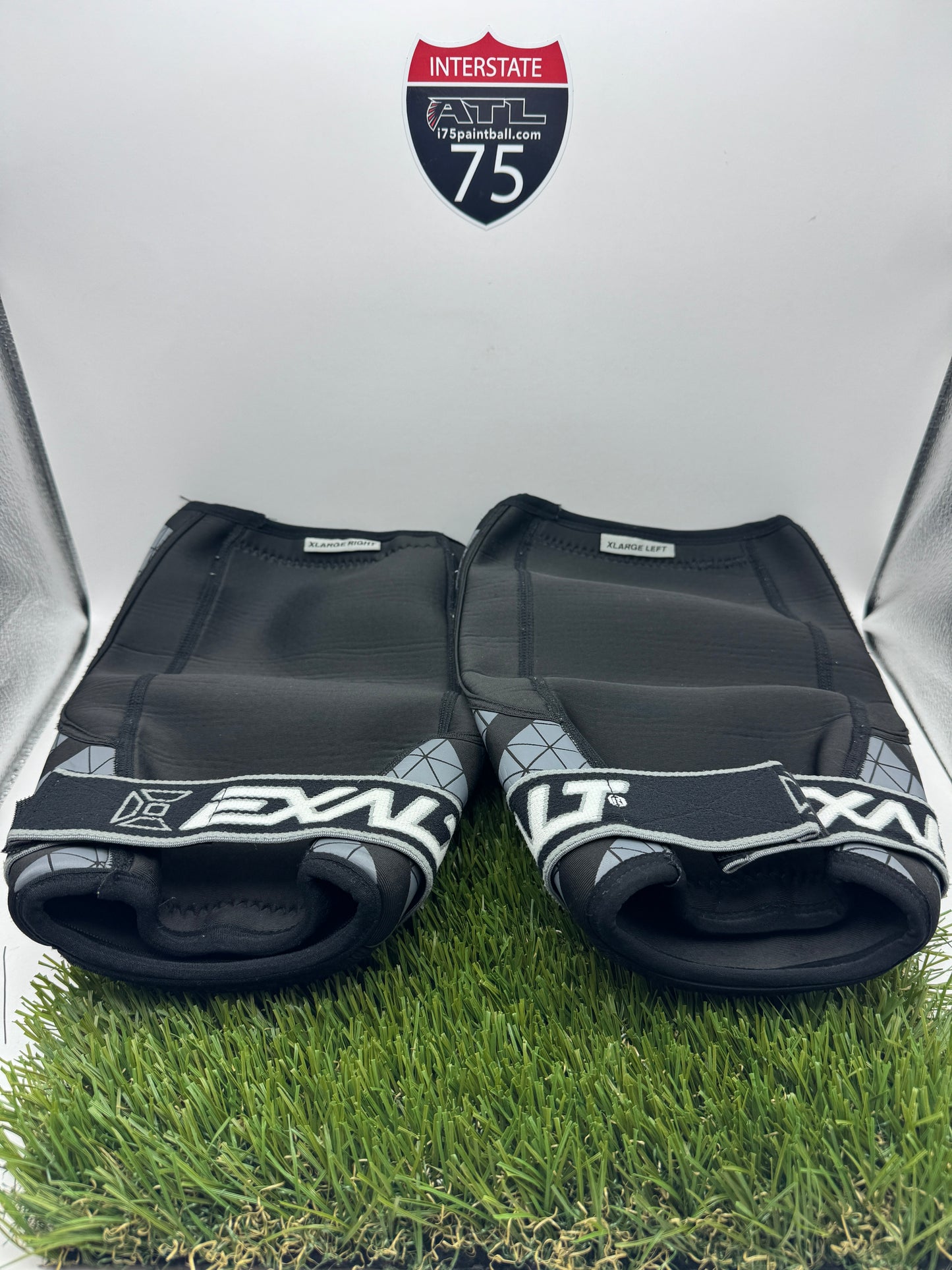 XL Exalt Kneepads