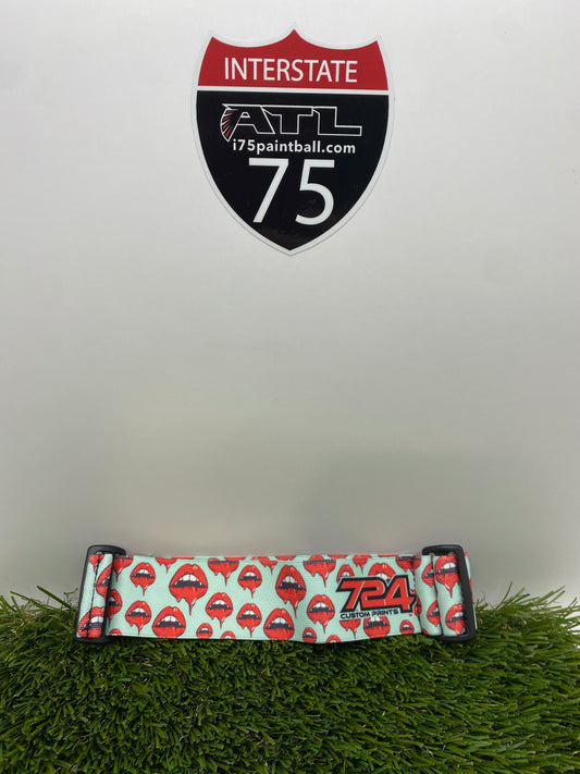 742 Lips Strap