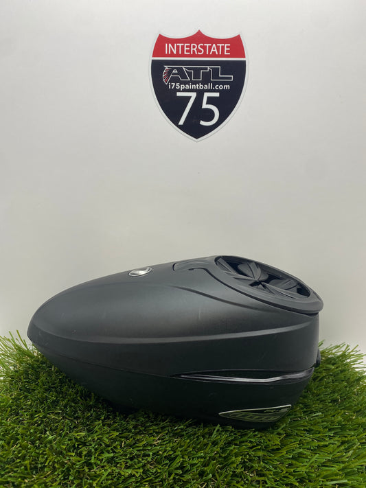 Black R2