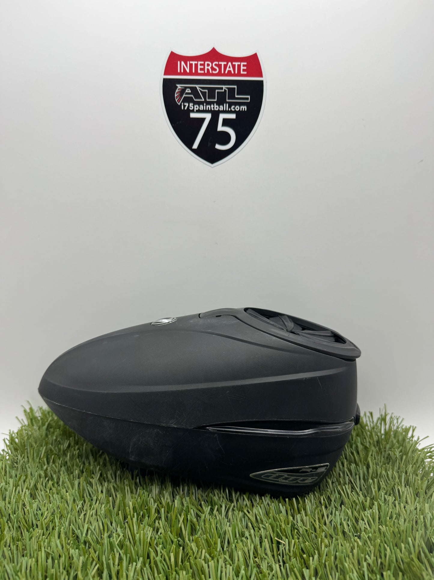 Black R2