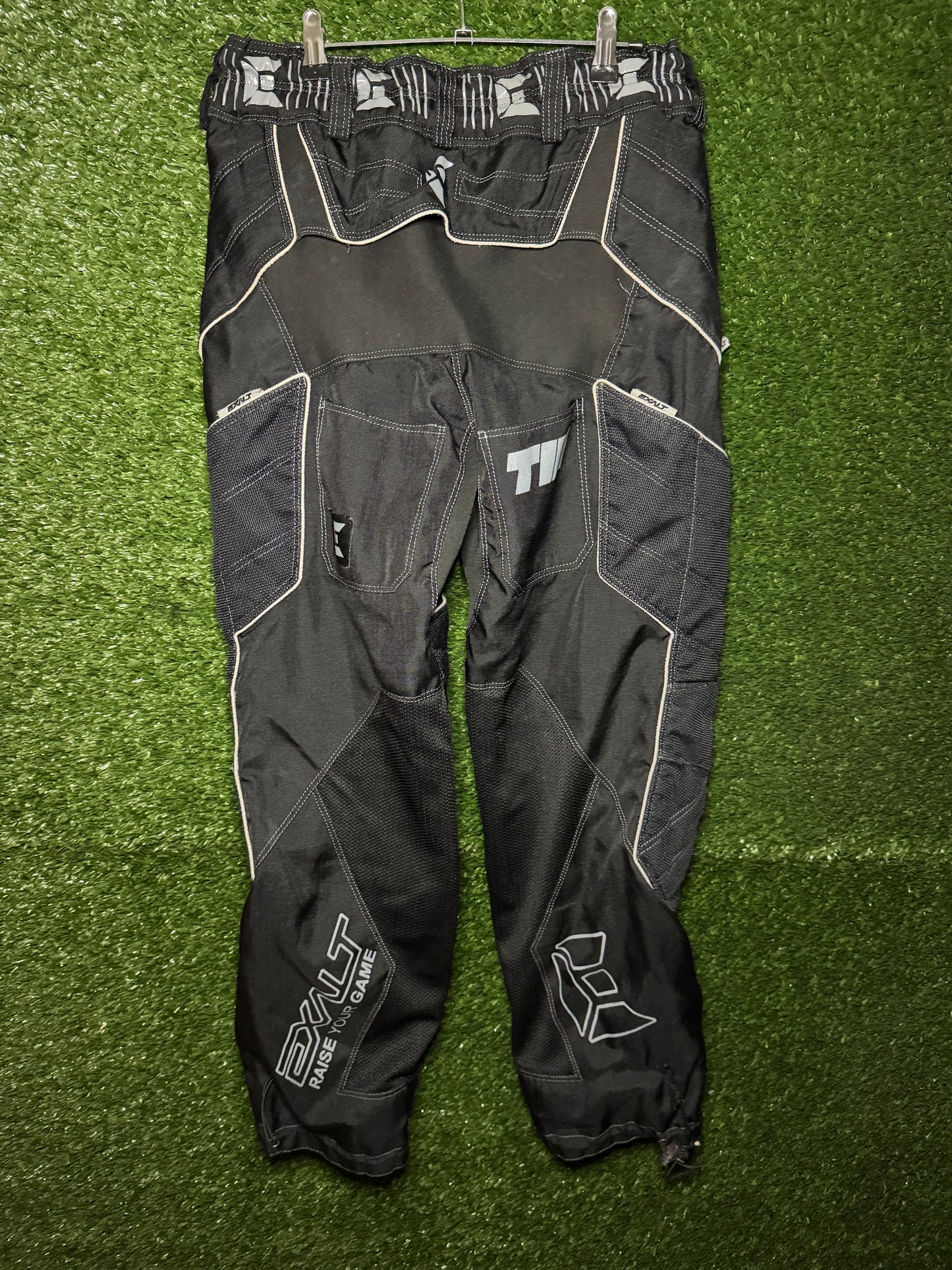 M Black Exalt Thrasher V3 Pants