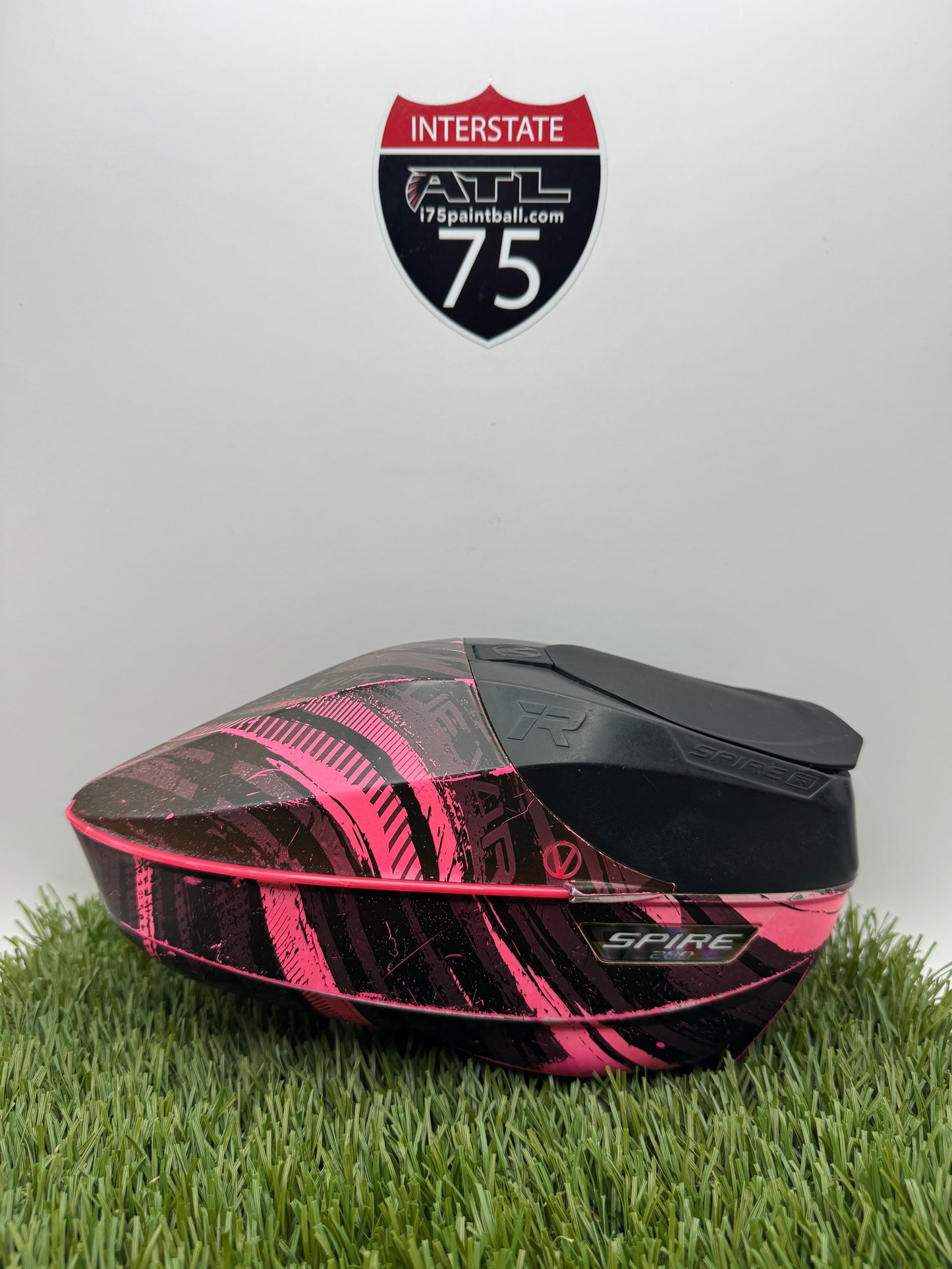Graphic Pink Spire 260