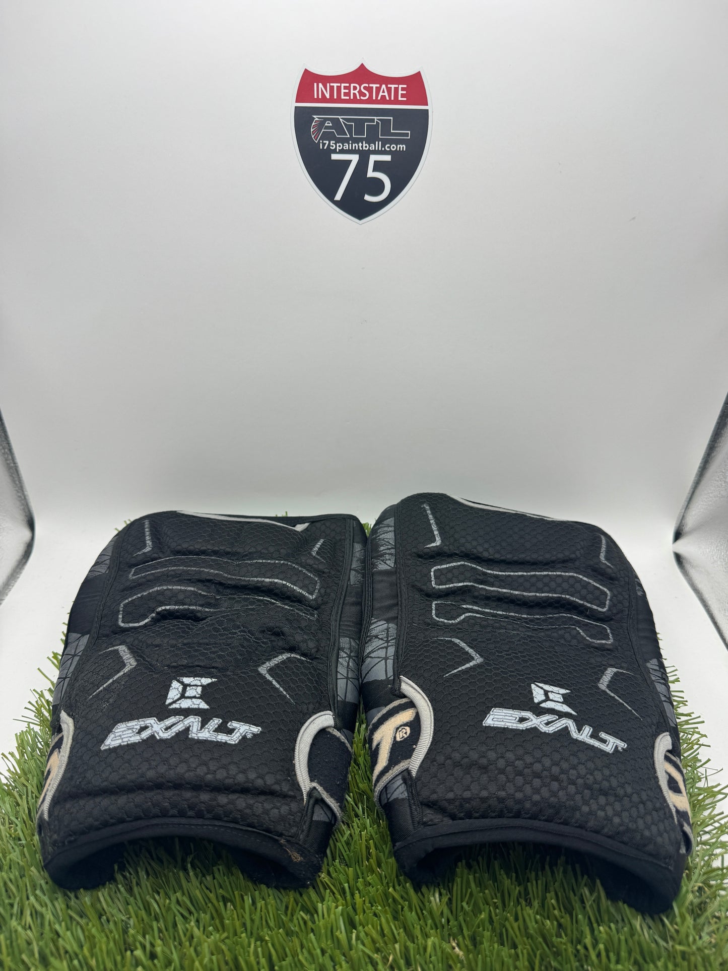 M Exalt Kneepads