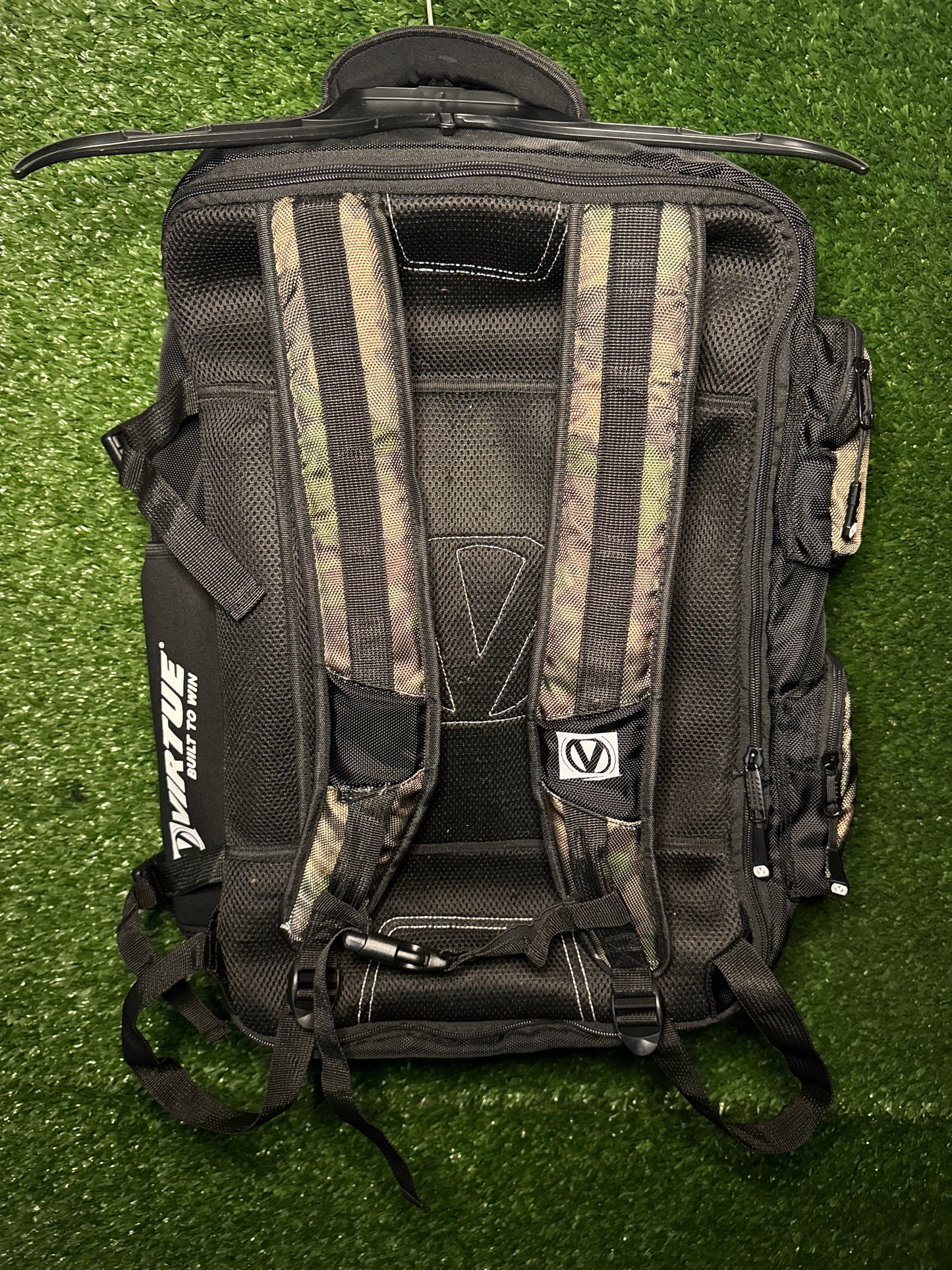 Camo Virtue Gambler Backpack Gearbag