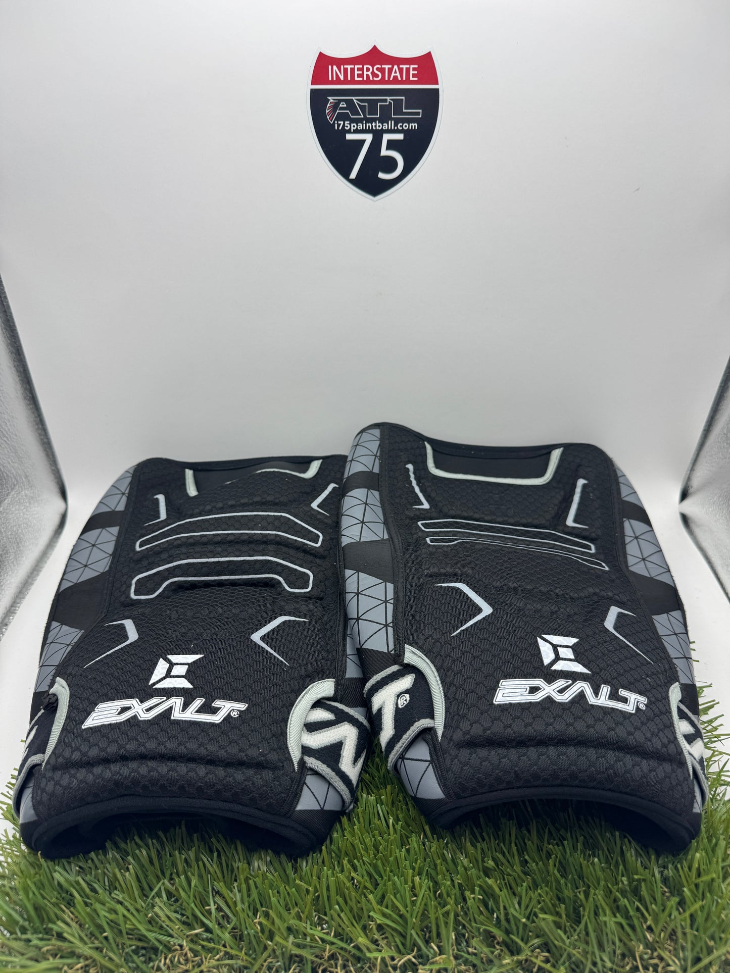 XL Exalt Kneepads