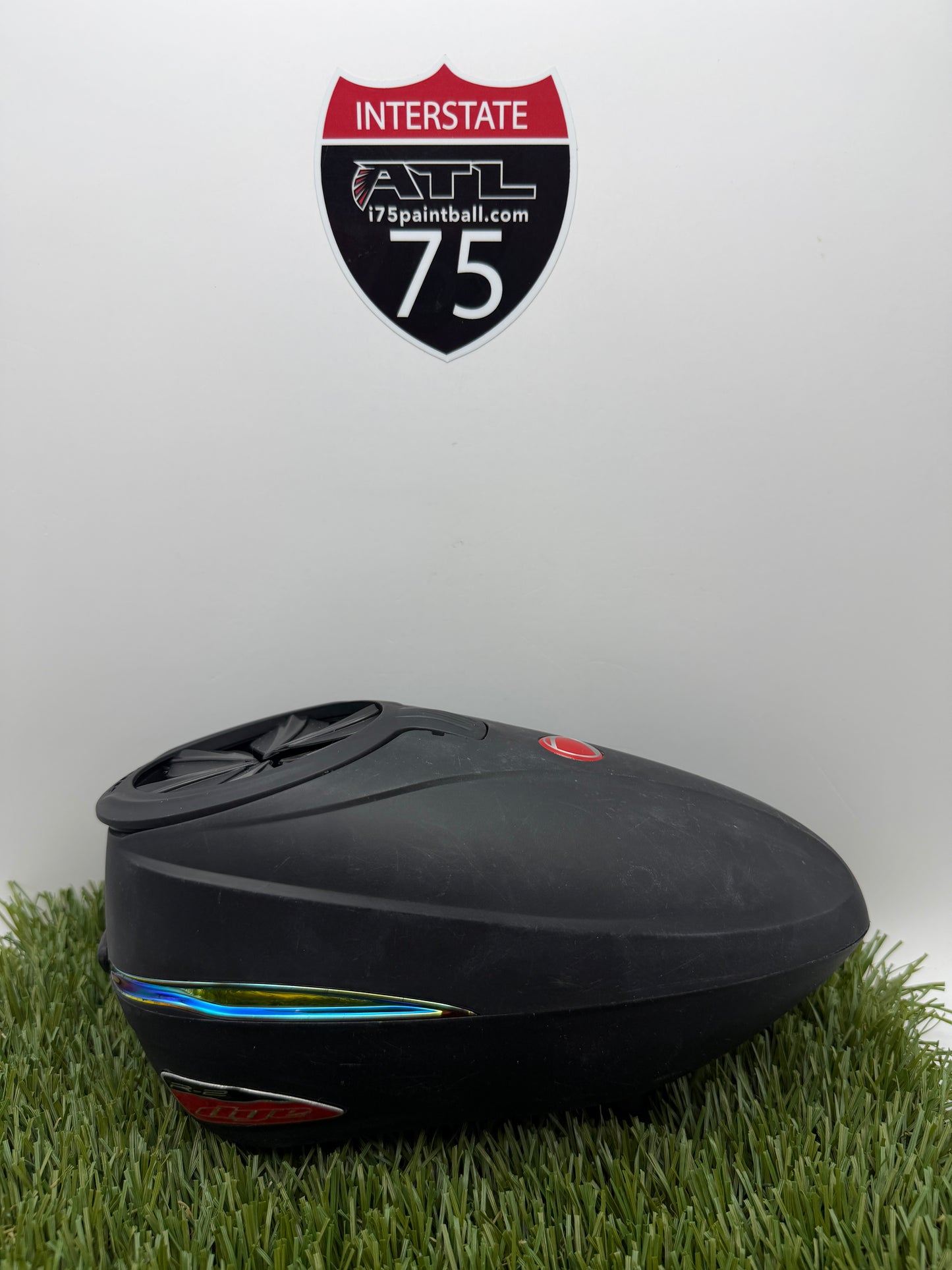 Black Red R2
